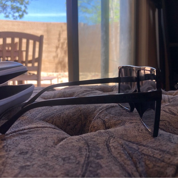 Big black square sunglasses - Picture 2 of 2